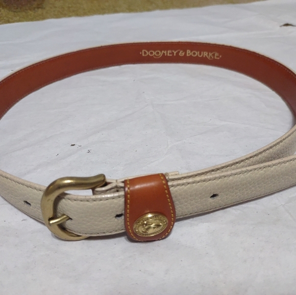 Dooney & Bourke Ladies Tan Leather Belt M (30-32) Brass Duck Logo USA - Picture 2 of 11